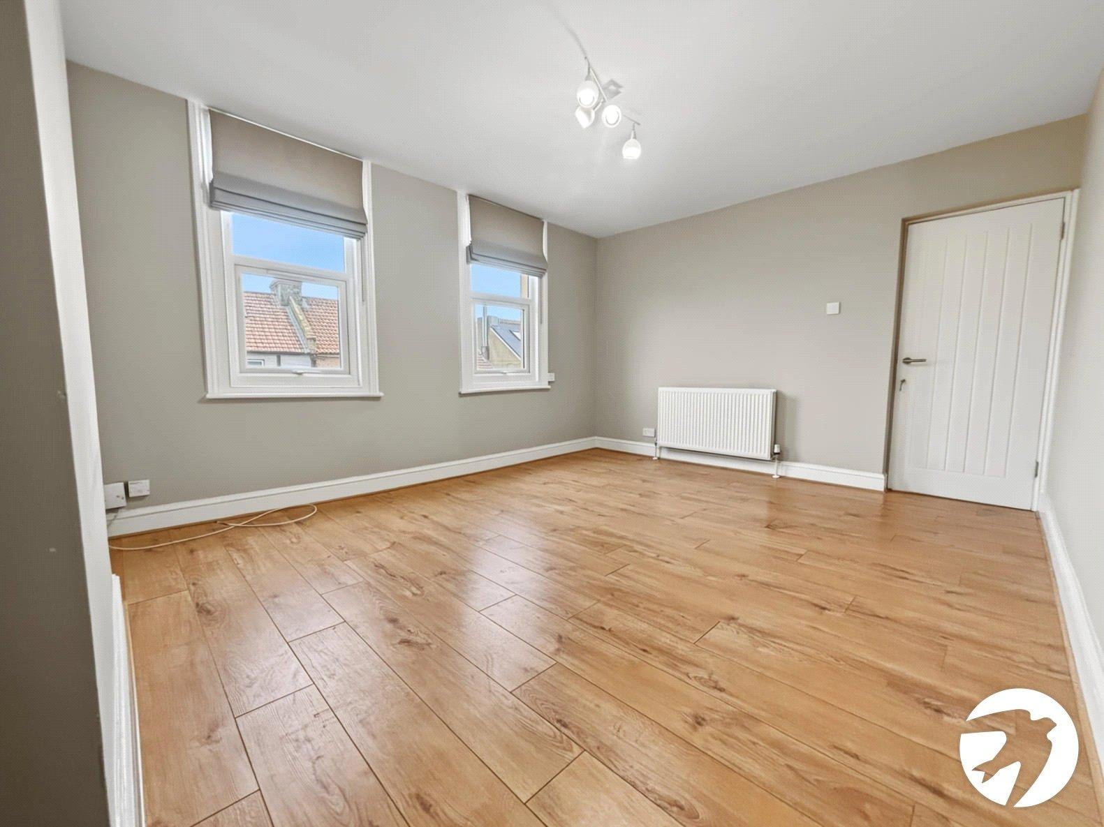 Flat Upper Abbey Road in Greater London