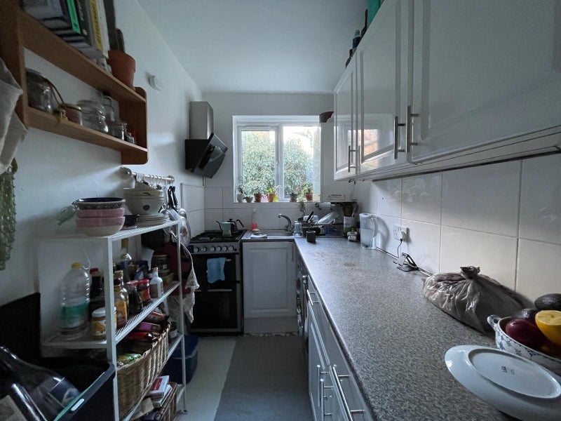 Flat Daubeney Road in Greater London