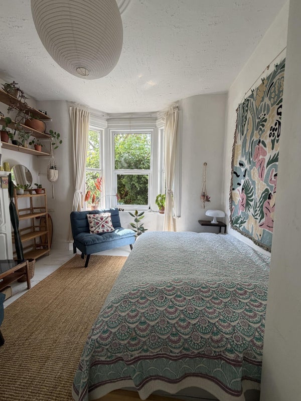Flat Daubeney Road in Greater London