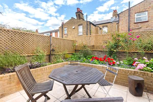 House Balfern Street in Greater London