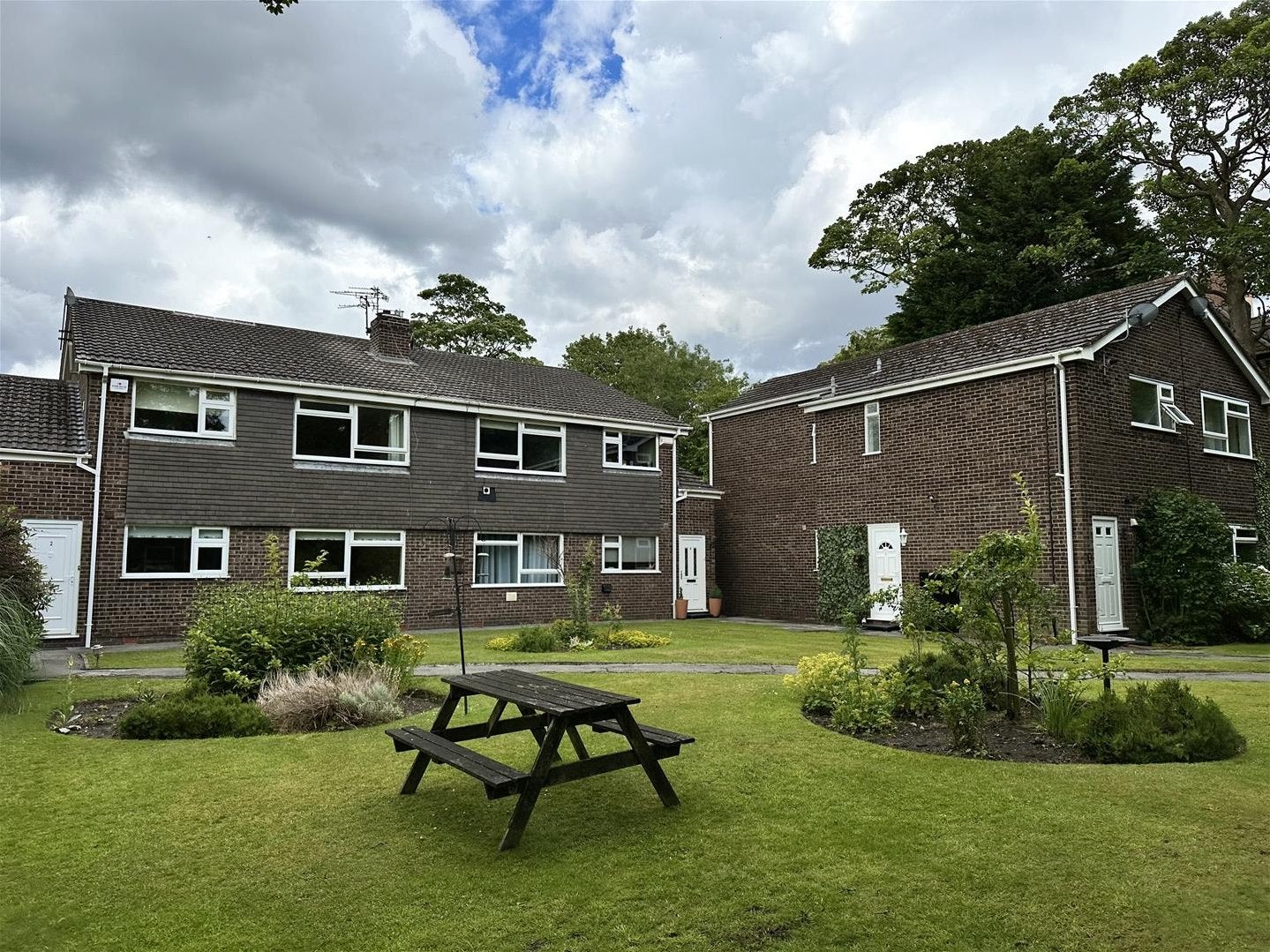 Flat Wellington Road in Trafford