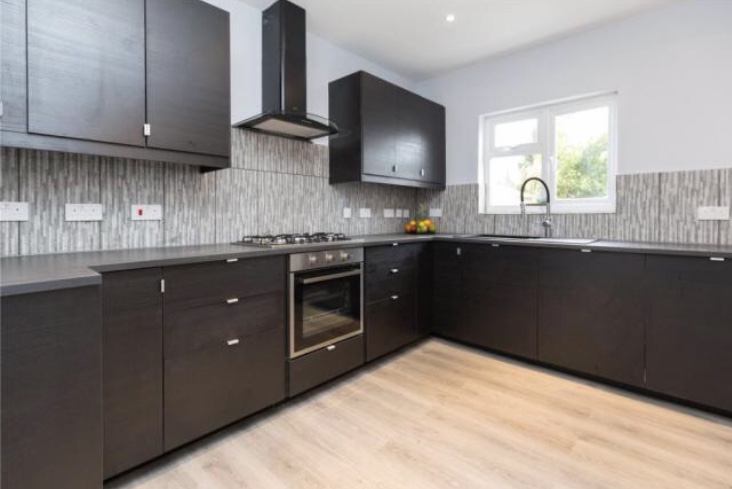 Room Avonmouth Road in Bristol