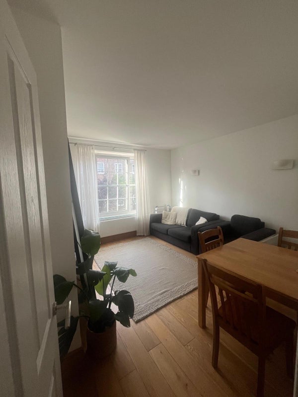 Room Clayton Street in Greater London