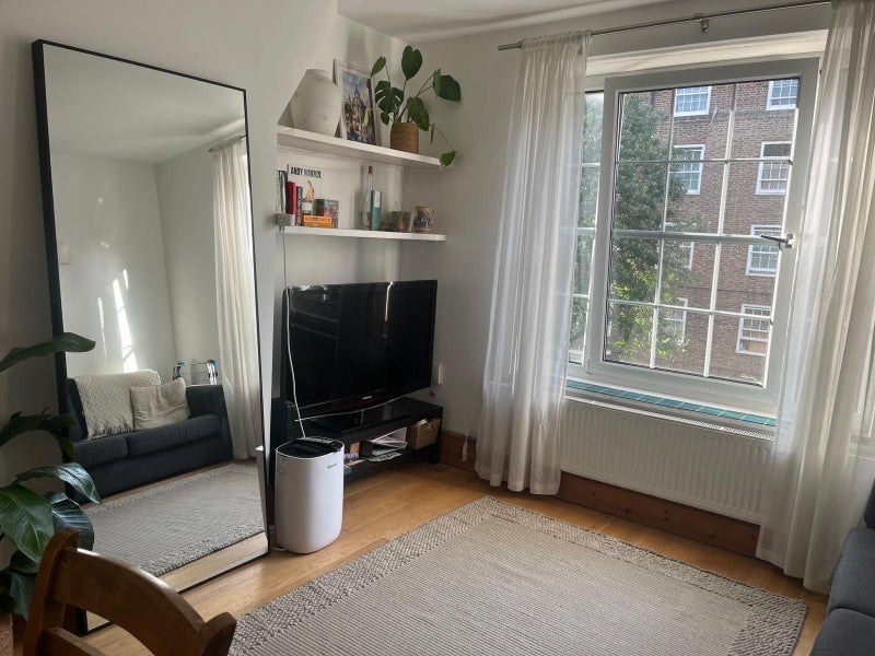 Room Clayton Street in Greater London