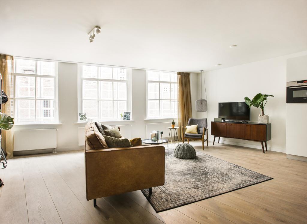 Flat Warmoesstraat in Amsterdam