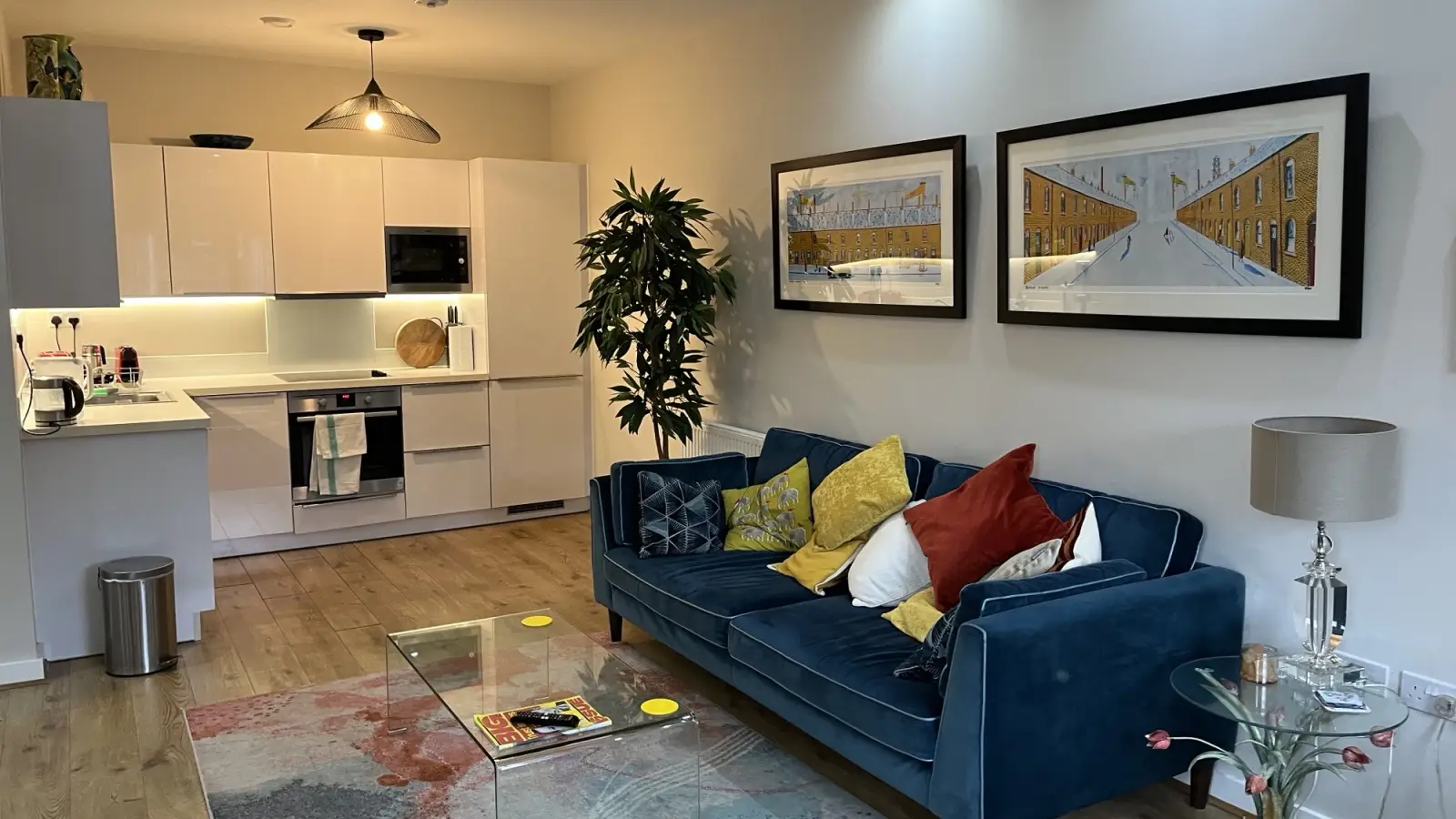 Flat Gibson Road in Greater London