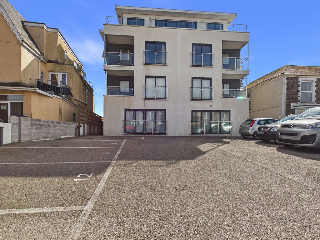 Flat Playingfield Lane in Newquay