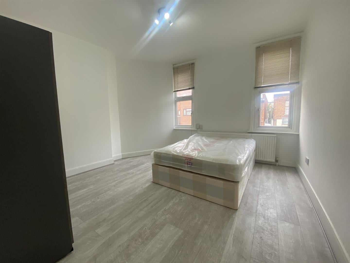 Flat Parson Street in Greater London
