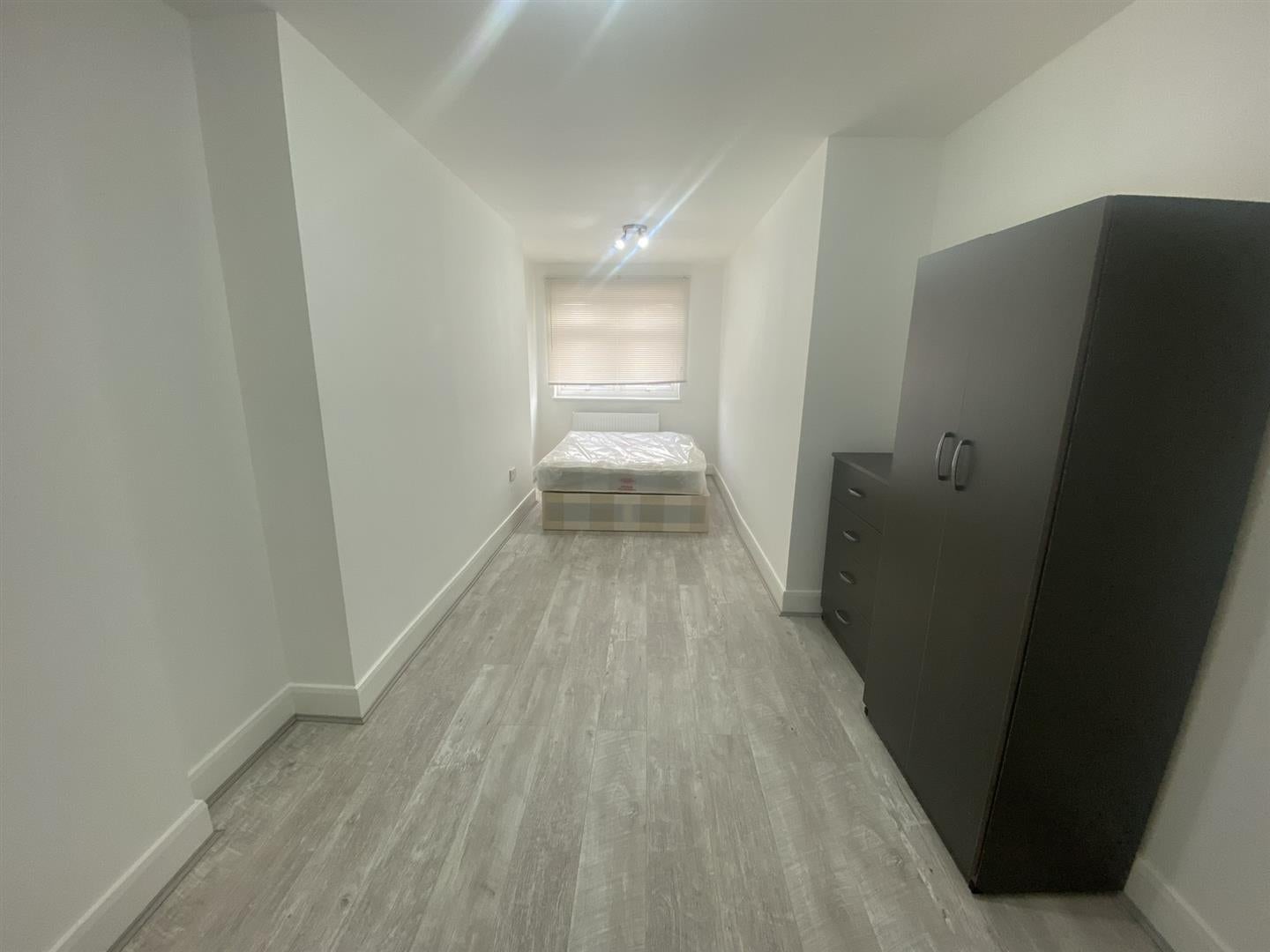 Flat Parson Street in Greater London