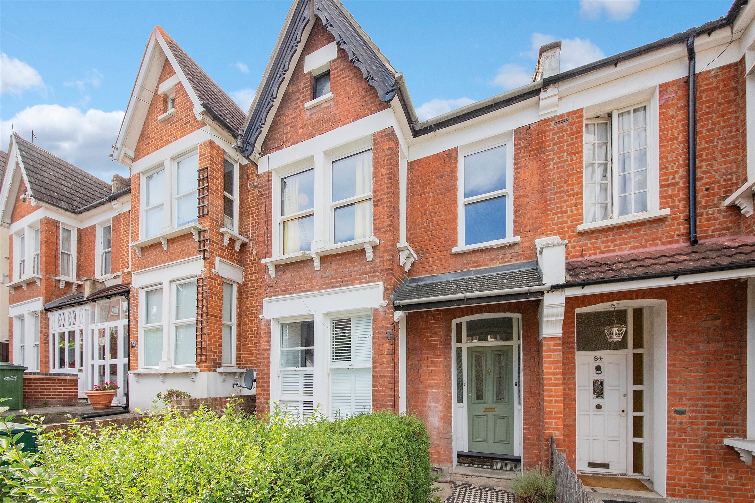 Flat Elliscombe Road in Greater London