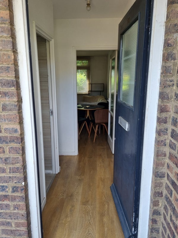 Flat Dartle Court in Greater London