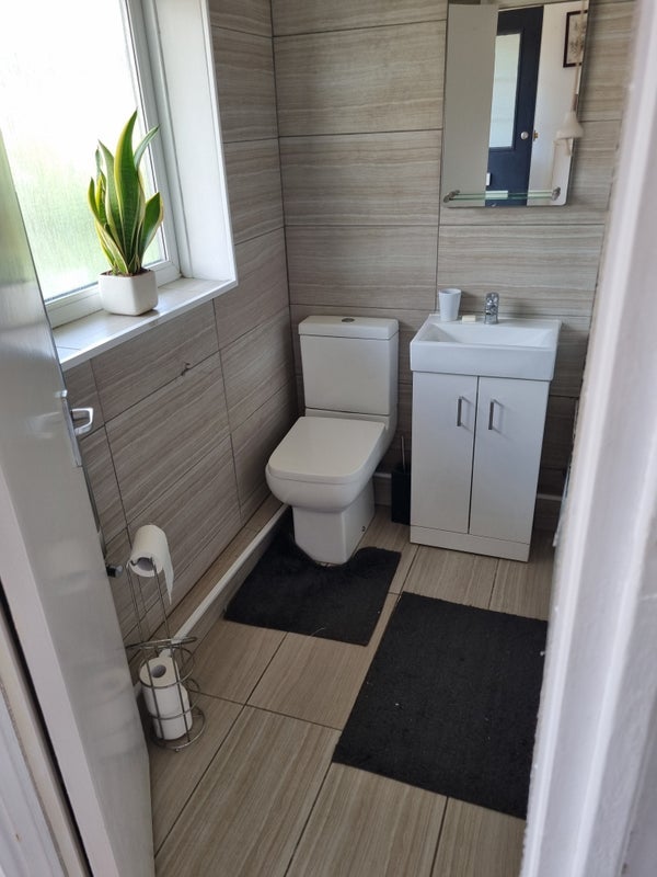 Flat Dartle Court in Greater London