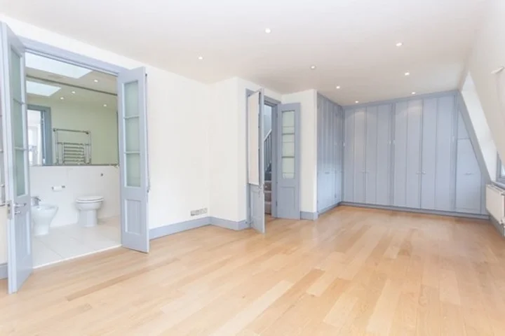 House Adam and Eve Mews in Greater London