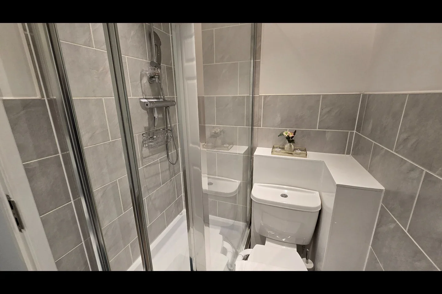 Flat Sunningdale Gardens in Greater London