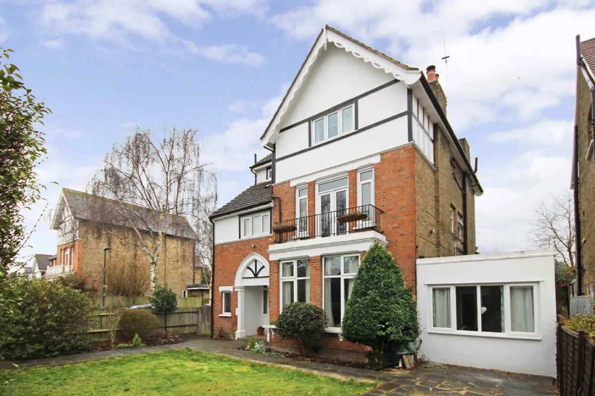 Flat Paget Close in Greater London