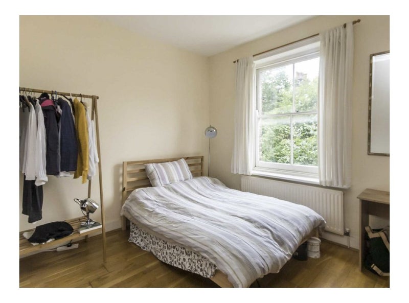 Room Ennismore Avenue in Greater London