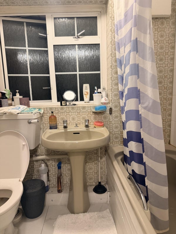 Room North Grove in Harlow