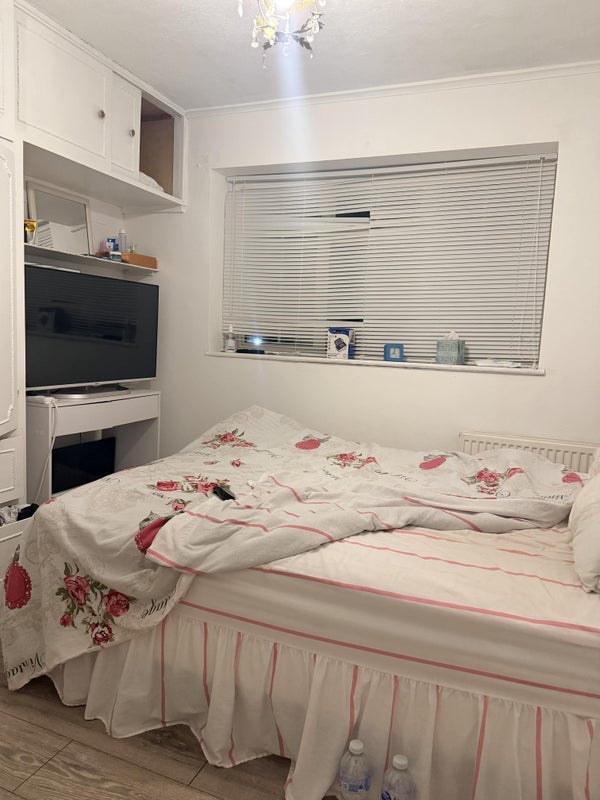 Room North Grove in Harlow