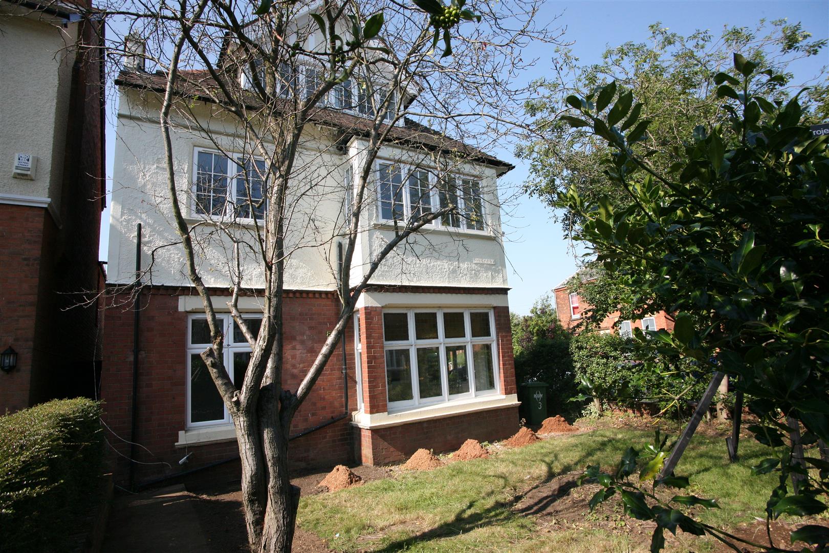Flat Claremont Road in Rugby