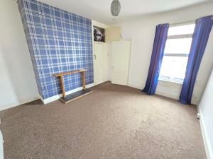 Flat Lynn Street in Newsham