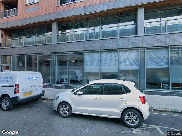 Flat Ropewalk in Greater London