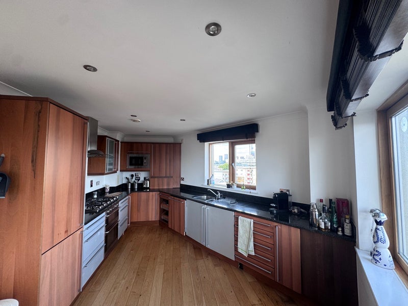 Room Pancras Way in Greater London
