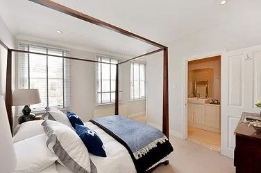 Flat Uverdale Road in Greater London