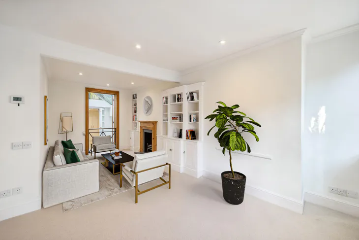 House Bury Walk in Greater London