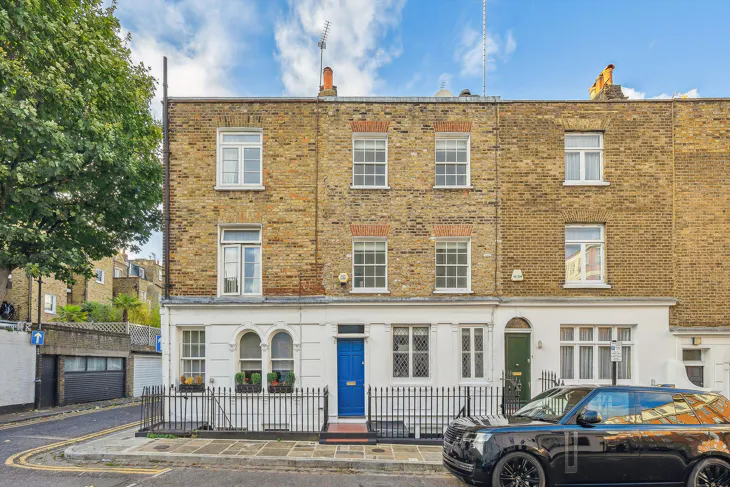 House Bury Walk in Greater London