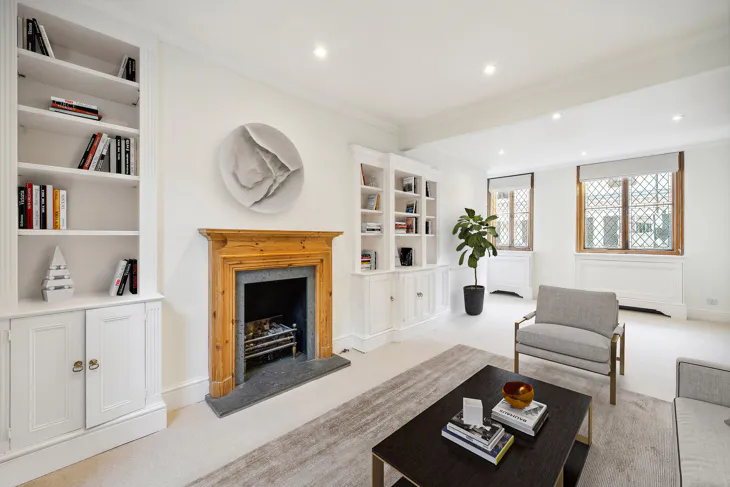 House Bury Walk in Greater London