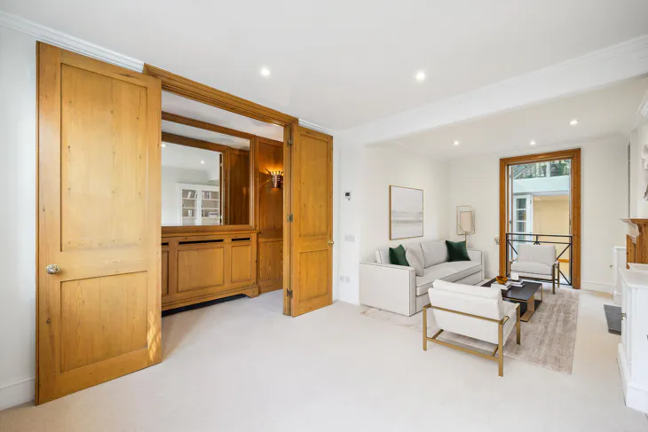 House Bury Walk in Greater London
