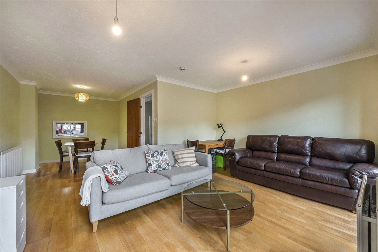 House Lovegrove Walk in Greater London