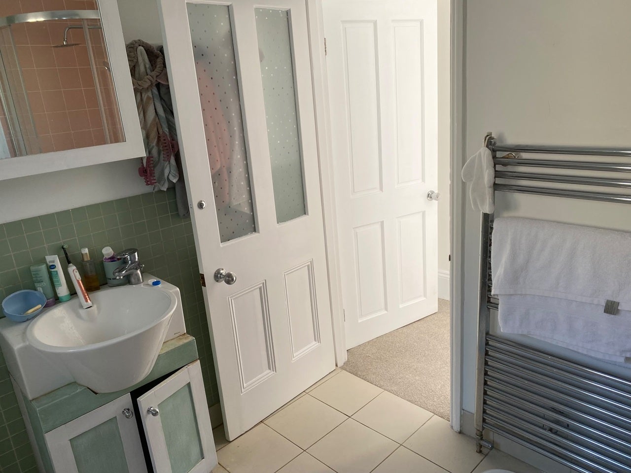 Room Gordon Road in Greater London