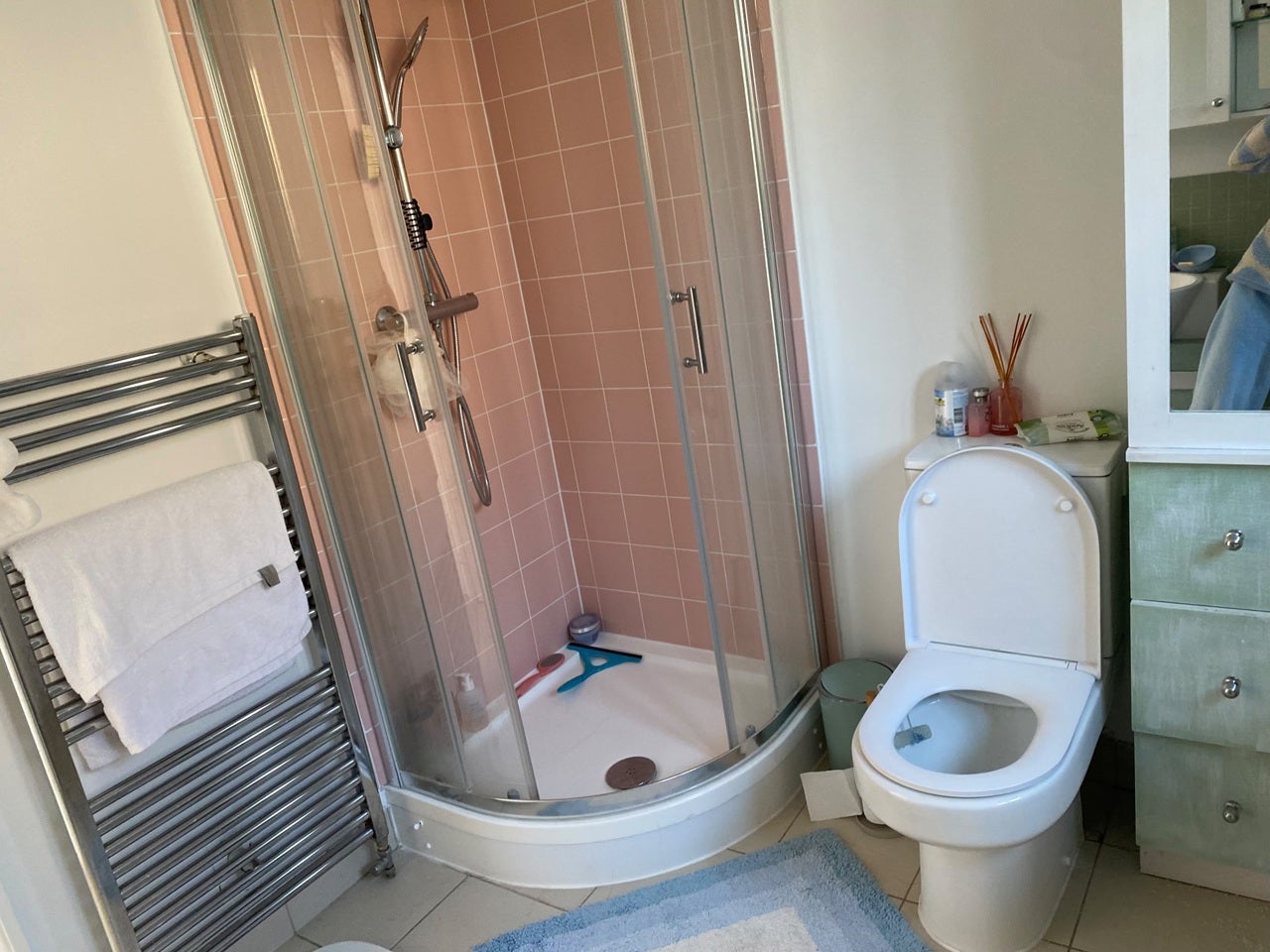 Room Gordon Road in Greater London