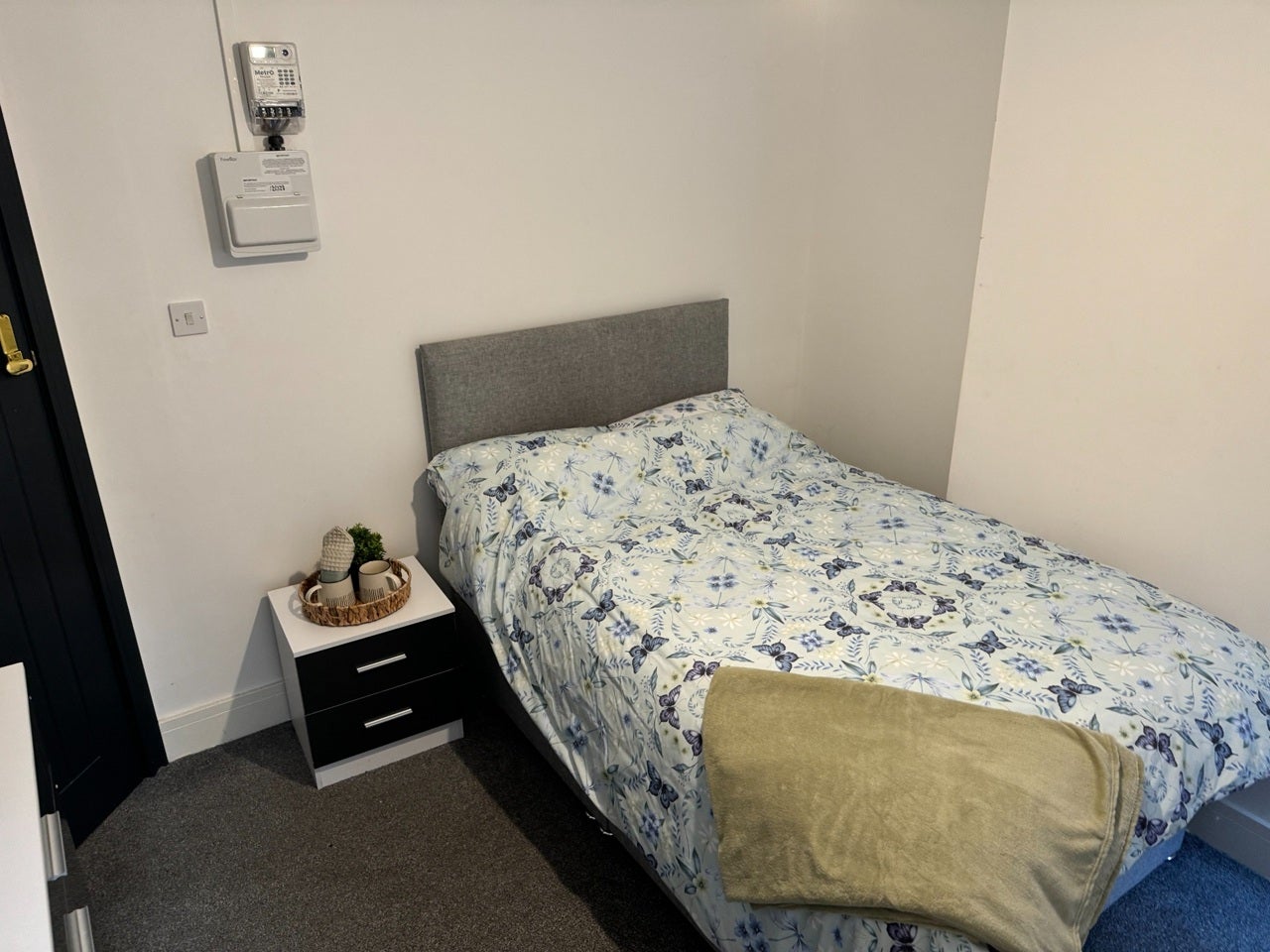 Room Kings Road in Doncaster