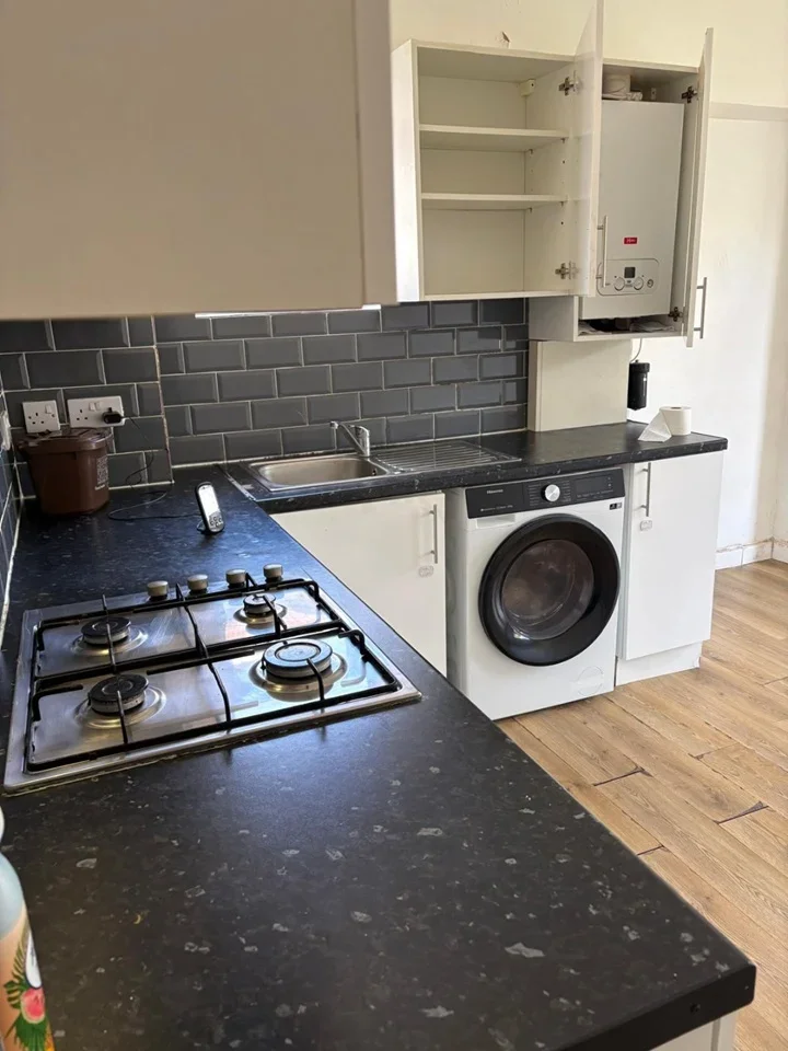 Flat Kimberley Road in Greater London