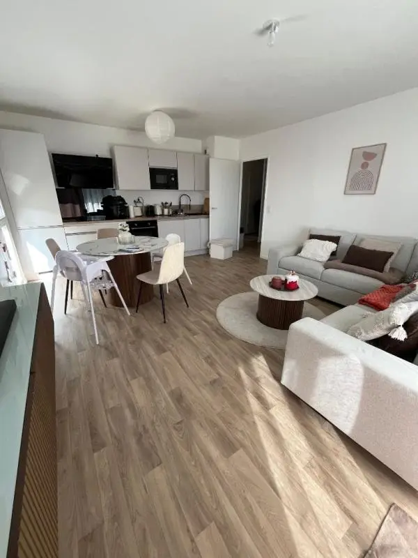 Flat Avenue Émile Zola in Dammarie-les-Lys