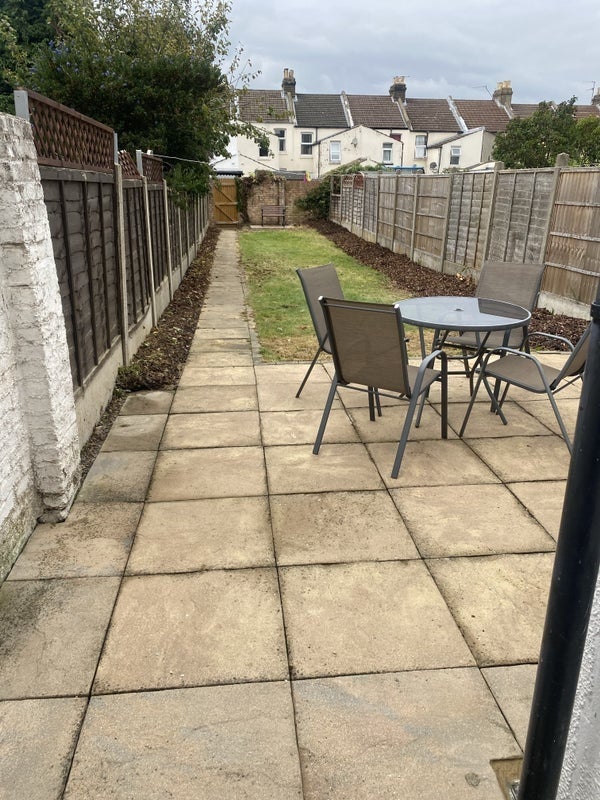 Room Rock Avenue in Gillingham