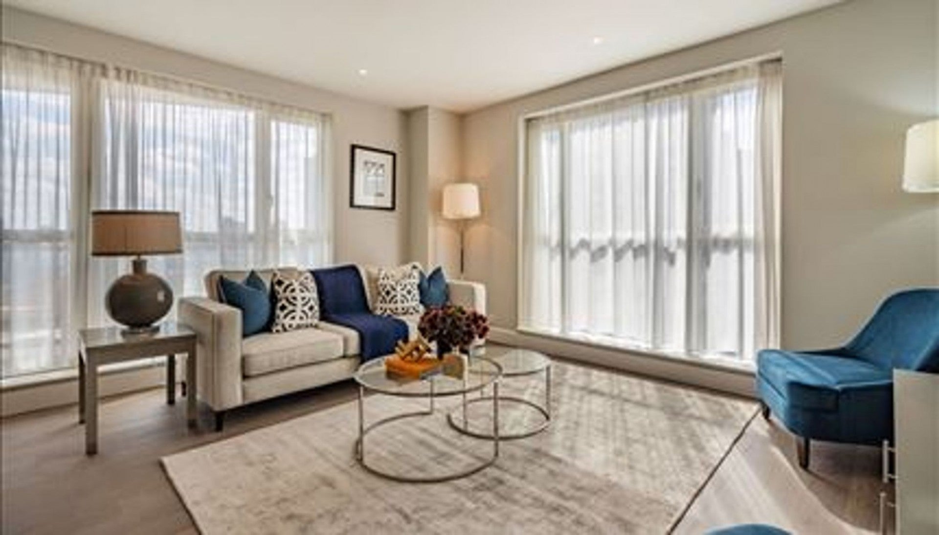 Flat Westferry Circus in Greater London