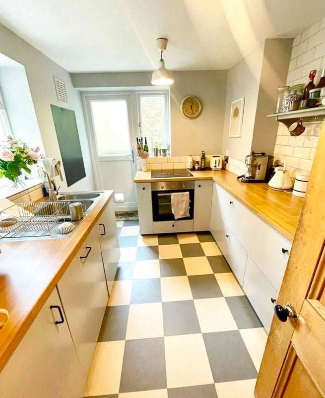 Room Ada Road in Greater London