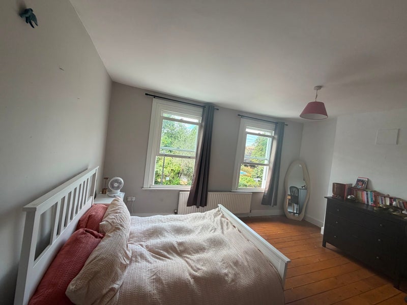 Room Ada Road in Greater London