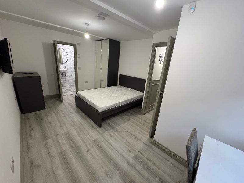 Room Spring Bank Crescent in Leeds
