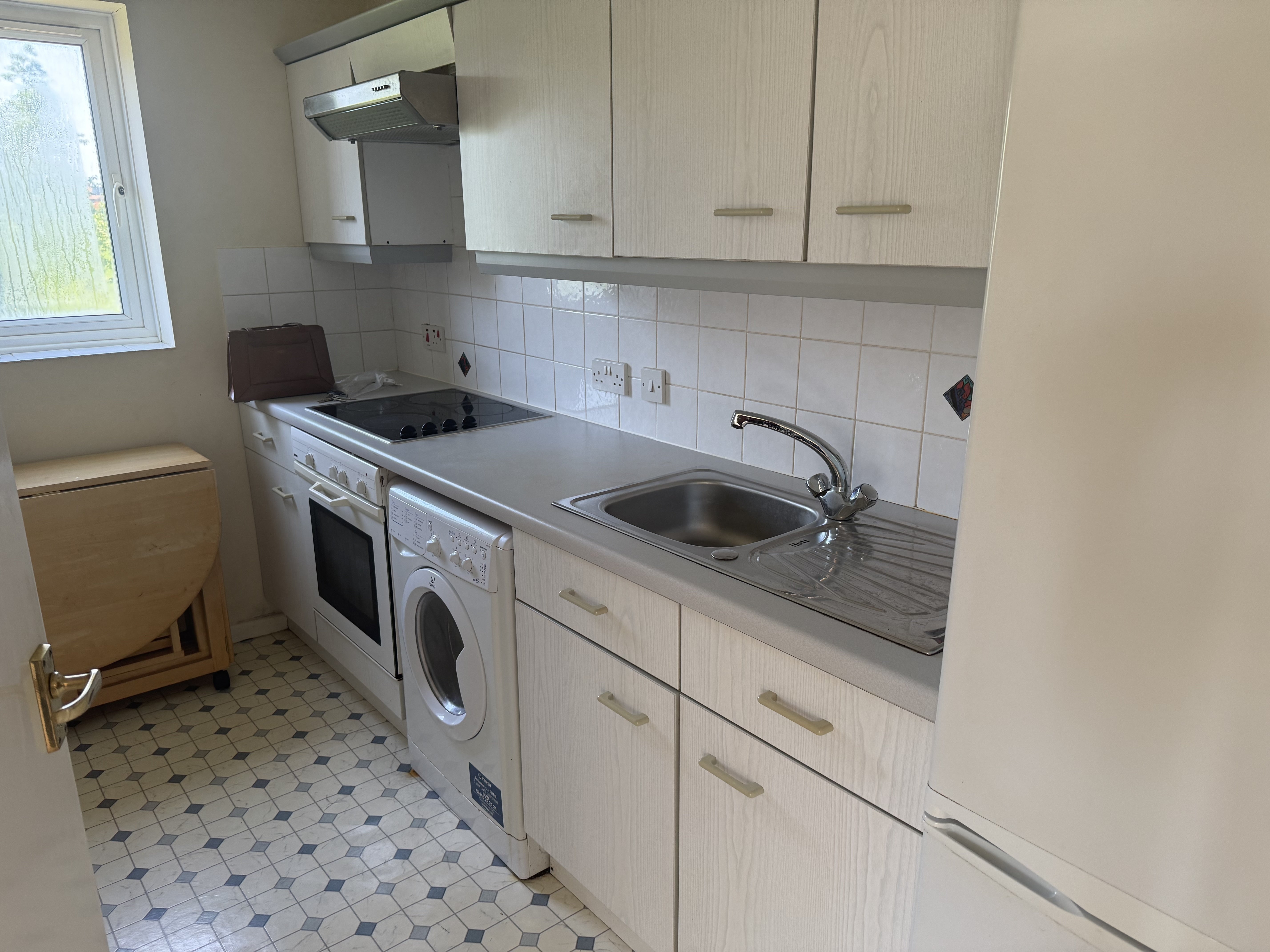 Flat Wimborne Crescent in Milton Keynes