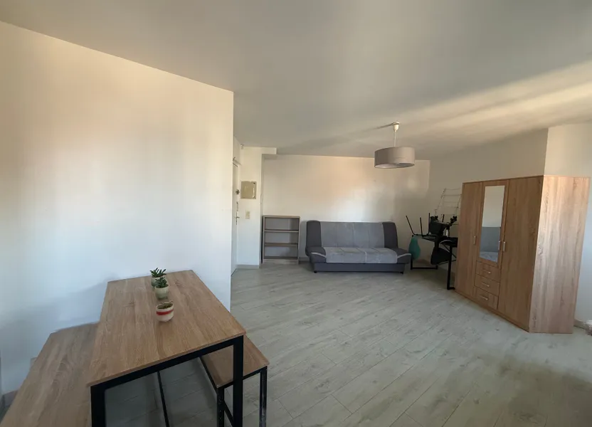 Chambre Rue des Domeliers à Compiègne