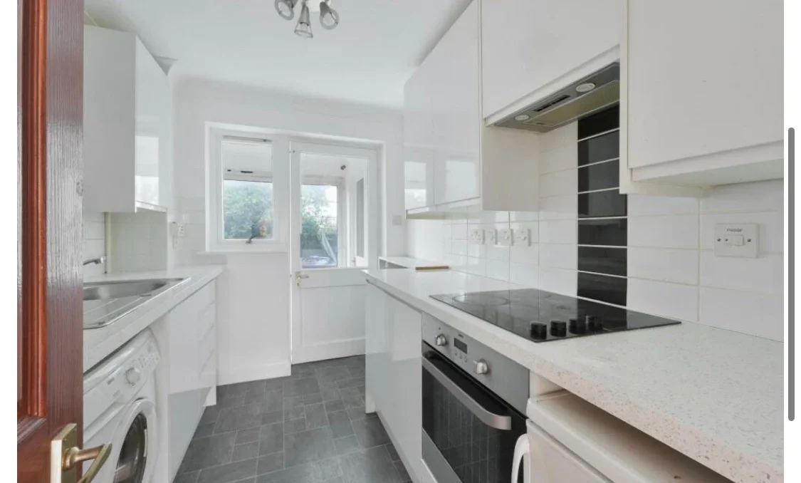 Flat Bluegates in Epsom and Ewell
