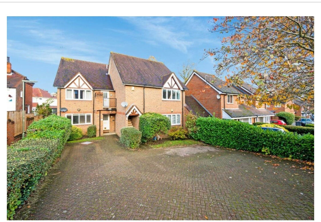 Flat Bluegates in Epsom and Ewell