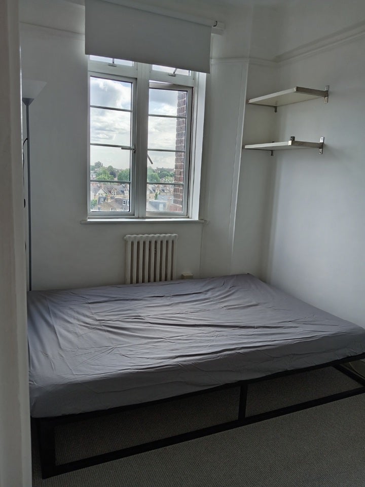 Room Balham High Road in Greater London