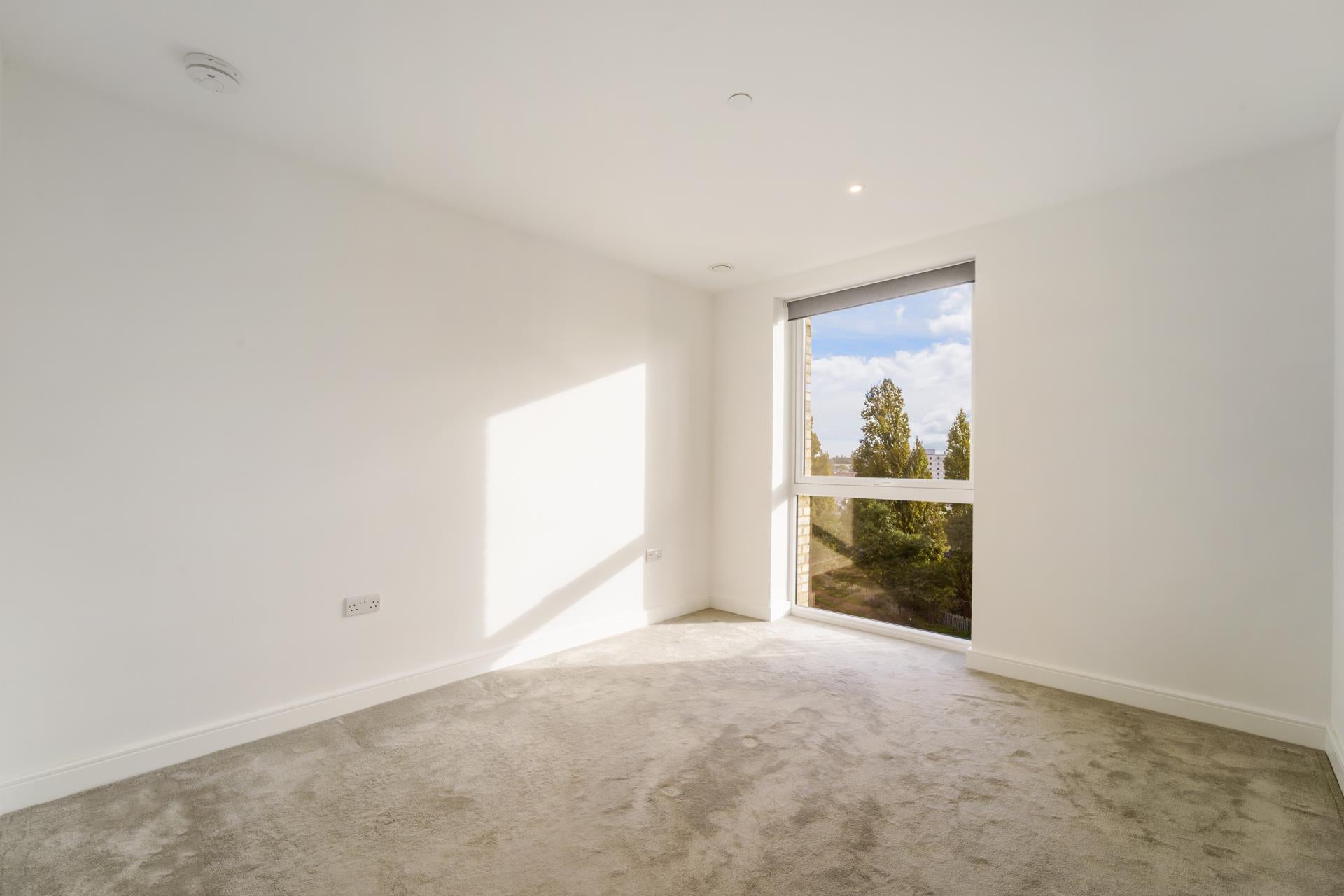 Flat Abbeydale Road in Greater London