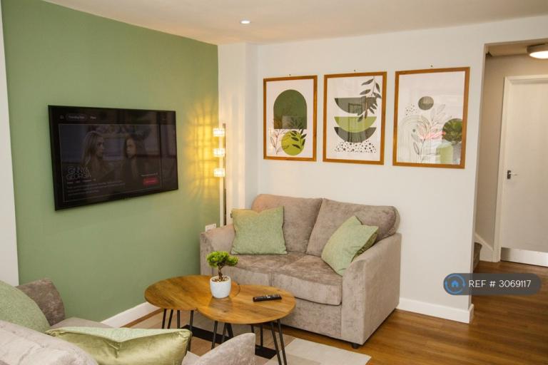 Room Curtis Close in Sandwell