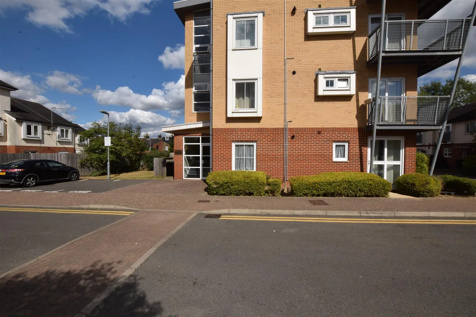 Flat Whitehall Close in Hertsmere